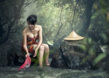 The Art of Layering: Mastering the Perfect Outfit for Any Weather