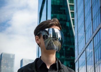 Making a Statement: Adding Flare to Your Outfit for a Bold Fashion Statement