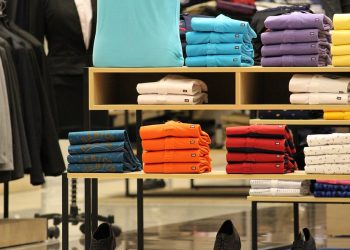 The Evolution of Men’s Casual Style: From T-Shirts to Tailored Looks