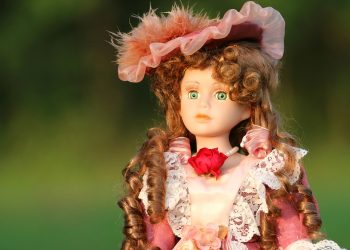 Costume Outfit Hacks: How to Make an Impact without Breaking the Bank