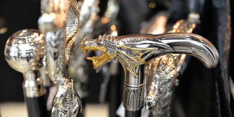 From Classic to Cutting-Edge: The Evolution of Costume Outfits