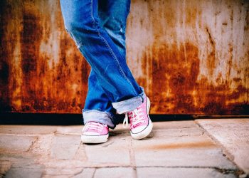 The Controversy Surrounding Leggings: Fashion or Faux Pas?