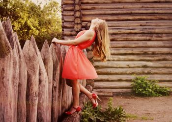 Effortlessly Chic: Embracing Minimalism in Your Style