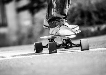 Athletic Pants Buying Guide: What to Look for and Where to Find Them