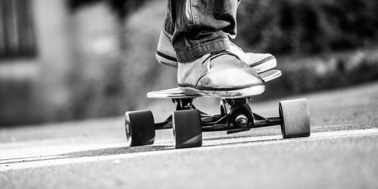 Athletic Pants Buying Guide: What to Look for and Where to Find Them