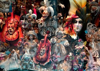 Make Heads Turn this Halloween with Sultry and Sexy Costumes