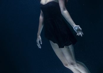 Fashion Designers as Entrepreneurs: Navigating the Business Side of the Industry