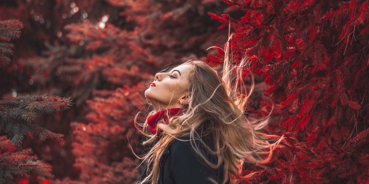 10 Easy and Stylish Hairstyles for Busy Women