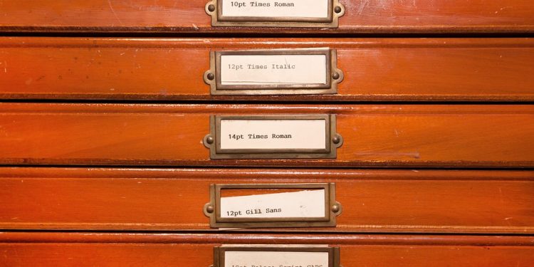 Briefs vs. Memos: Decoding the Differences and Knowing When to Use Each