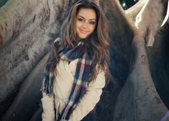 Mindful Dressing: How Clothing Impacts Our Mental Well-being