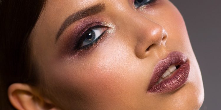 Budget-Friendly Fashion: Tips and Tricks for Styling on a Shoestring