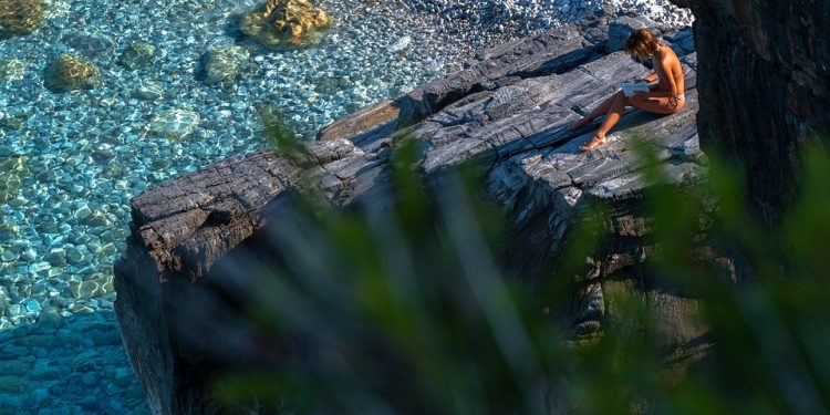 Stay Stylish and Sustainable: The Latest Eco-Friendly Bikini Trends