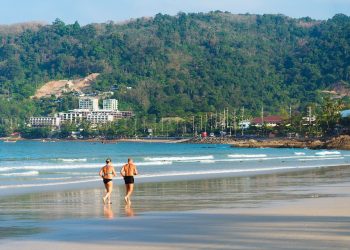 Beachside Elegance: Sophisticated Swimwear for the Modern Woman