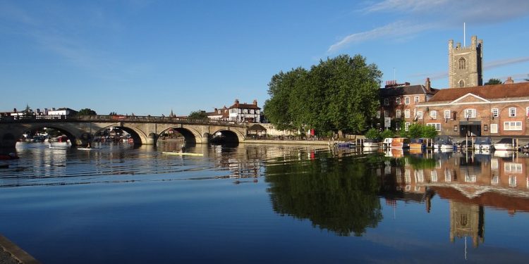 The Ultimate Guide to Rocking Henleys in Various Outfit Combinations