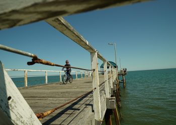 Unveiling the Secrets Behind the Versatility of Henleys: From Office Attire to Weekend Wear