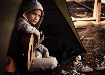 Slippers vs. Socks: Which Is the Superior Indoor Footwear?