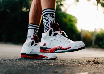 The science behind cozy toes: How socks contribute to overall well-being.