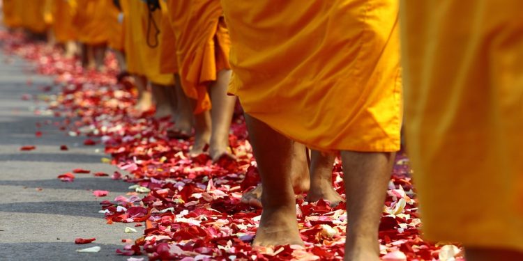 Beyond the Bedroom: How Robes Are Making Their Way into the Fashion Mainstream